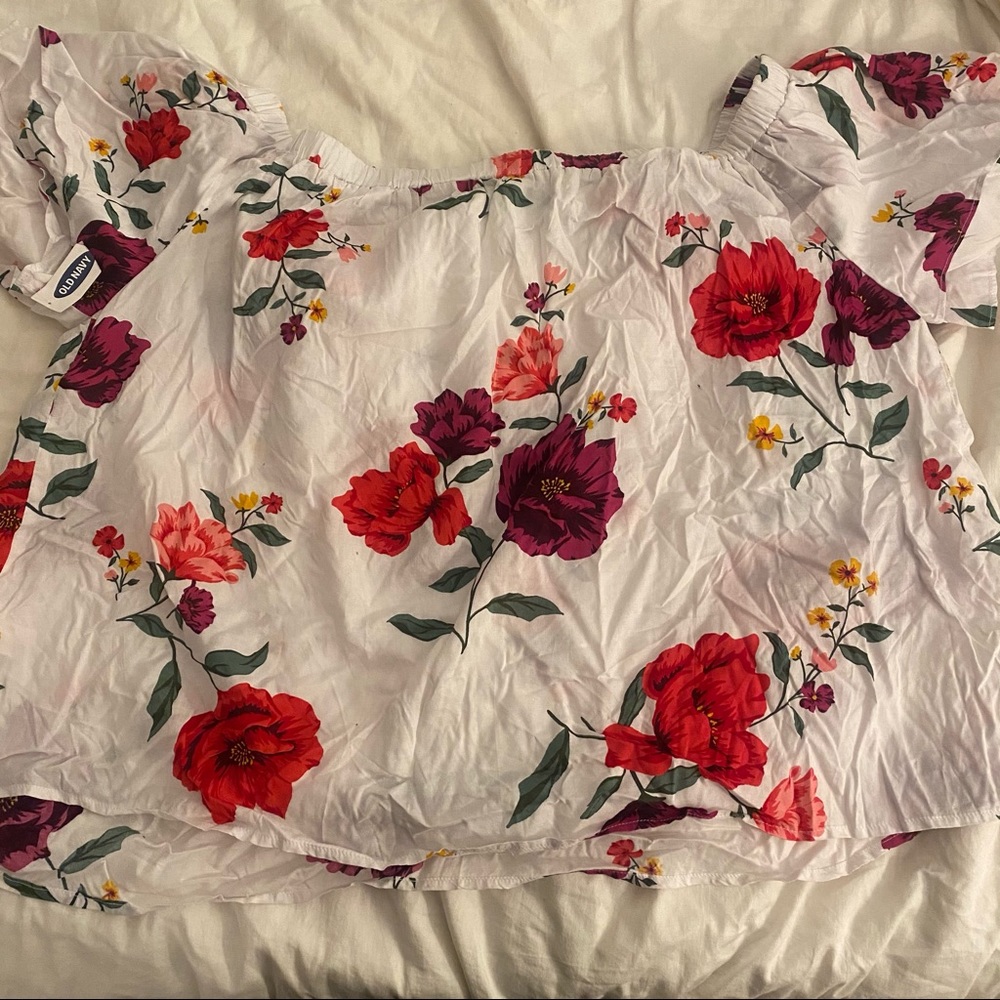 Off shoulder old navy flower top - Picture 3 of 4